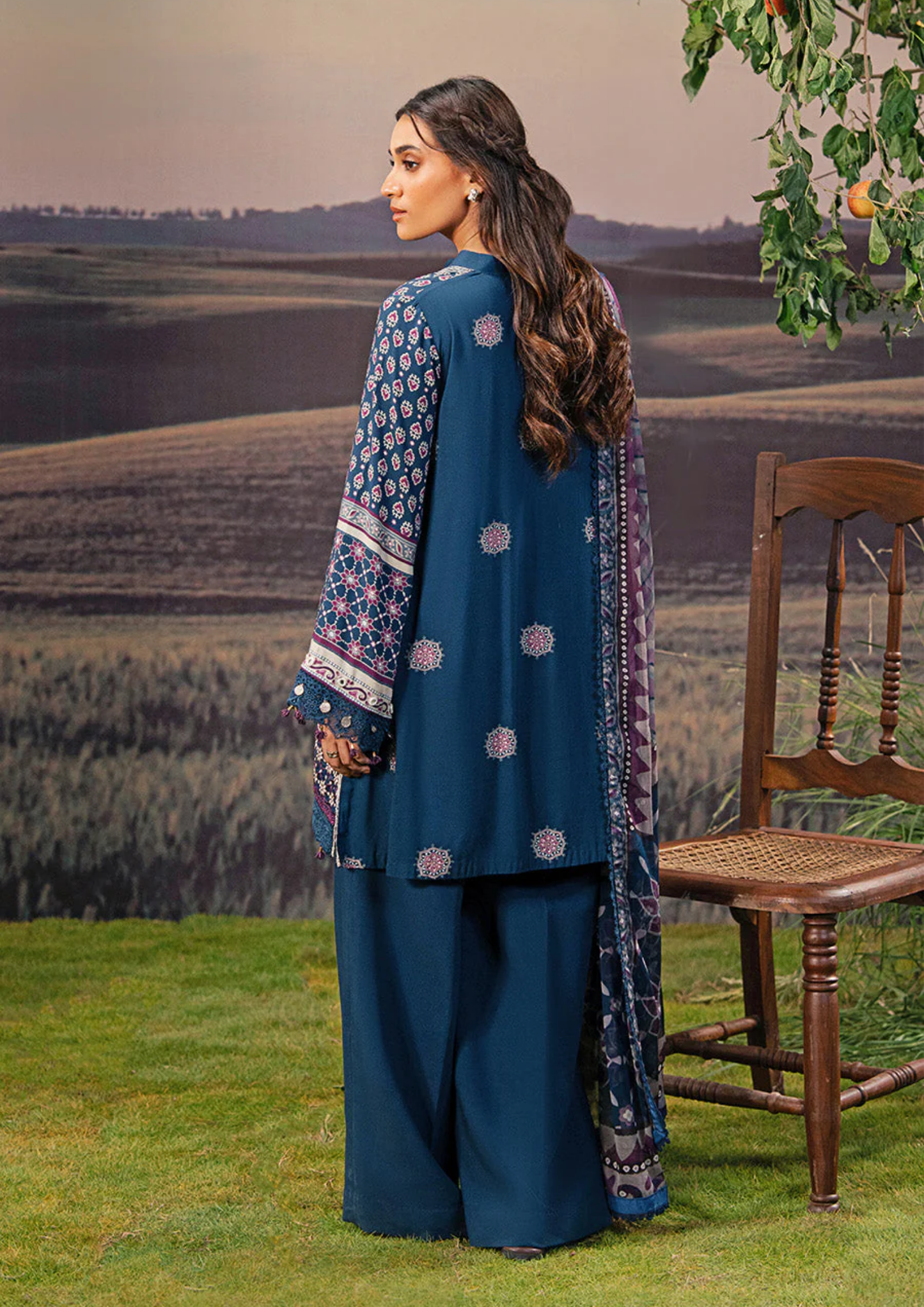 Maria B. MBasic Fall 2025 Collection – 3 Piece Unstitched Suit | 09B