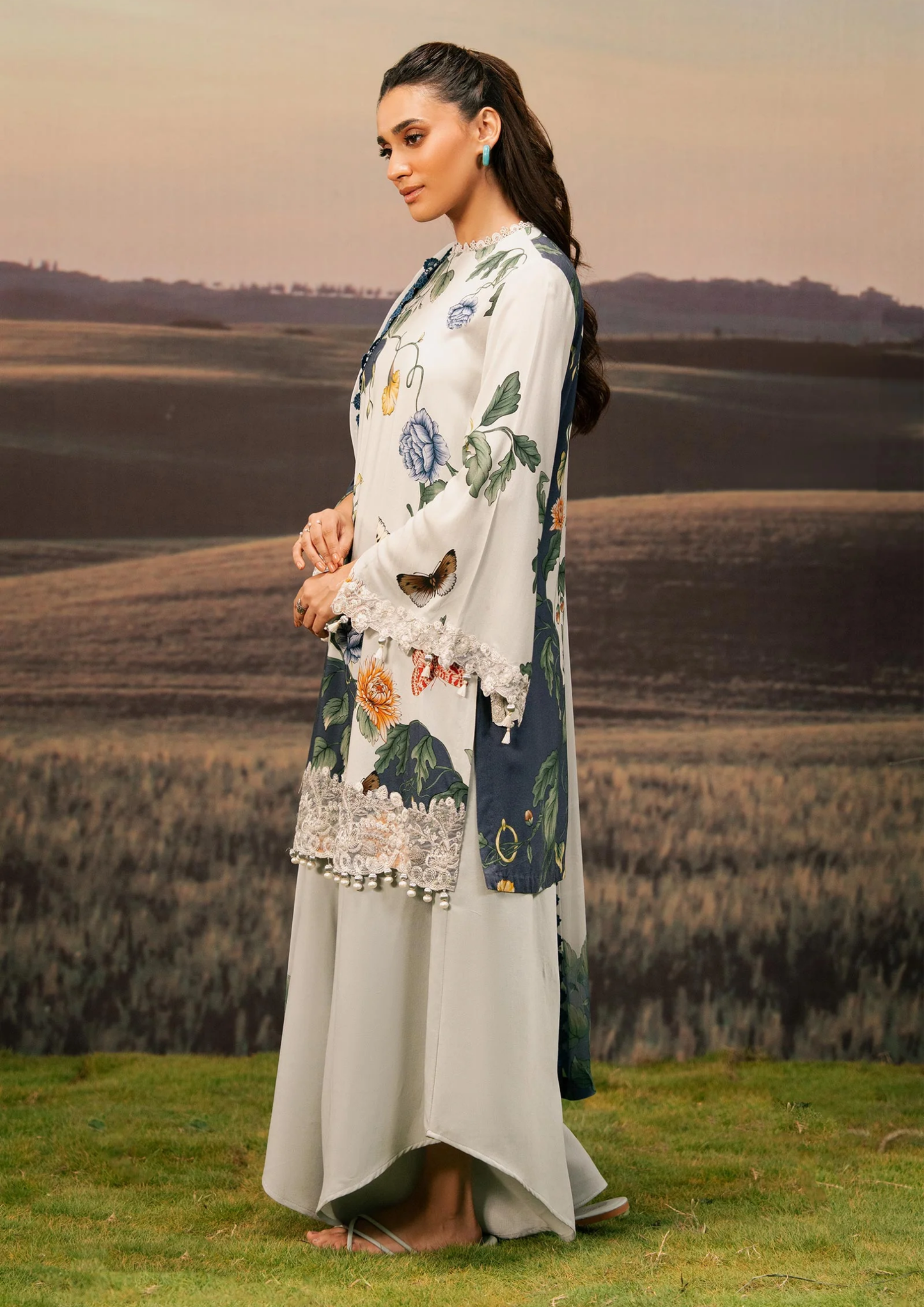 Maria B. MBasic Fall 2025 Collection โ 3 Piece Unstitched Suit | 07B