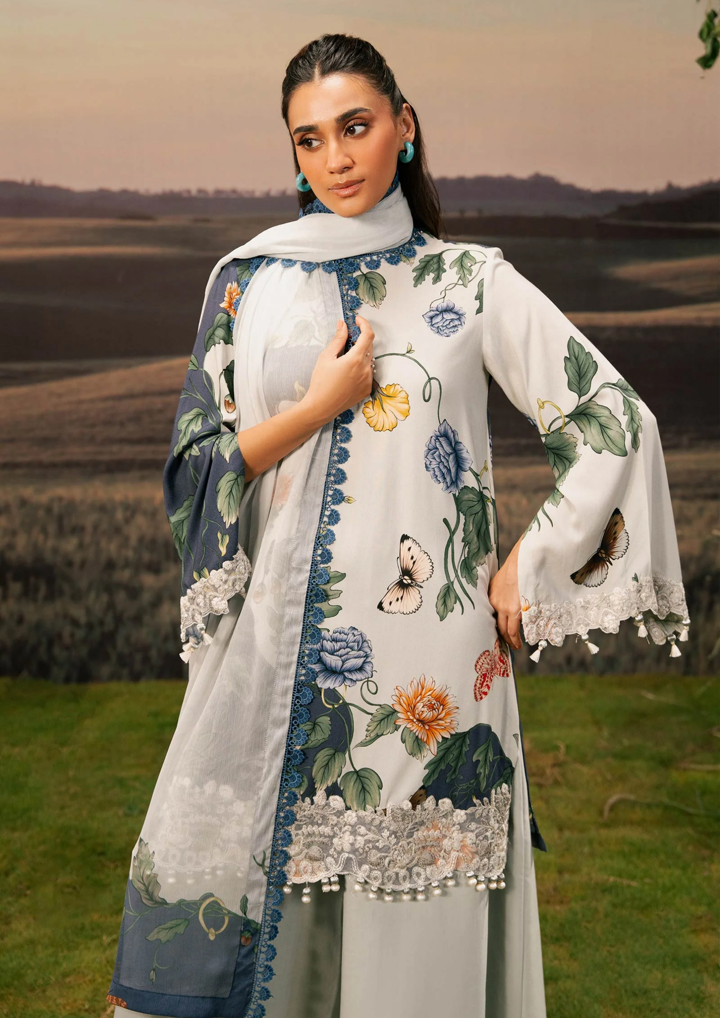 Maria B. MBasic Fall 2025 Collection โ 3 Piece Unstitched Suit | 07B