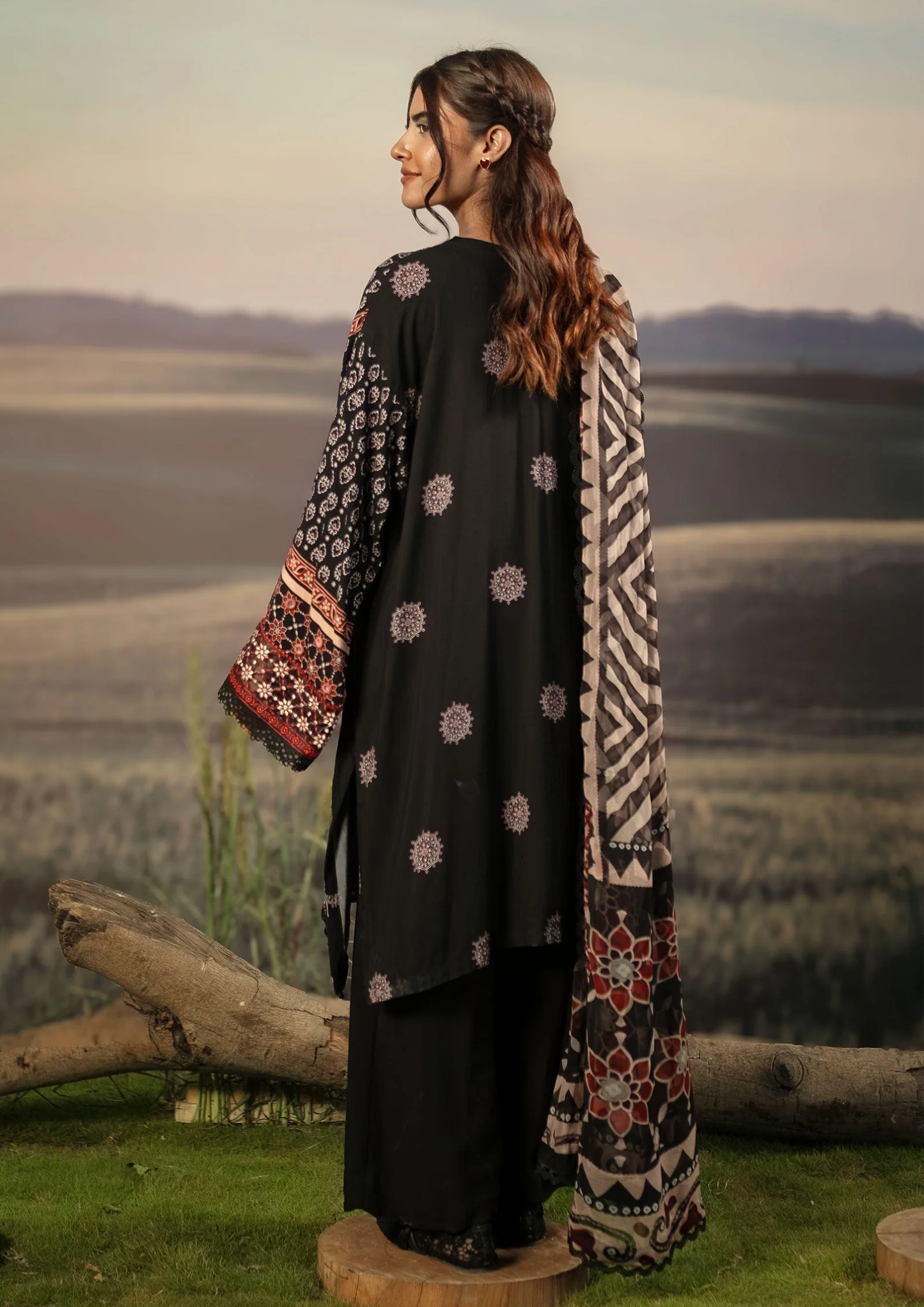 Maria B. MBasic Fall 2025 Collection β 3 Piece Unstitched Suit | 09A