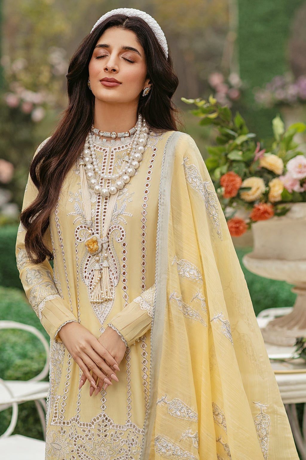Afrozeh Garden of Eve Luxury Lawn 2022 | Daphne