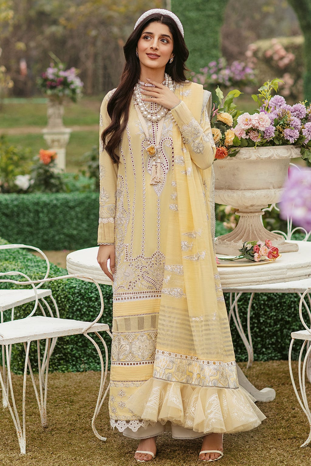 Afrozeh Garden of Eve Luxury Lawn 2022 | Daphne