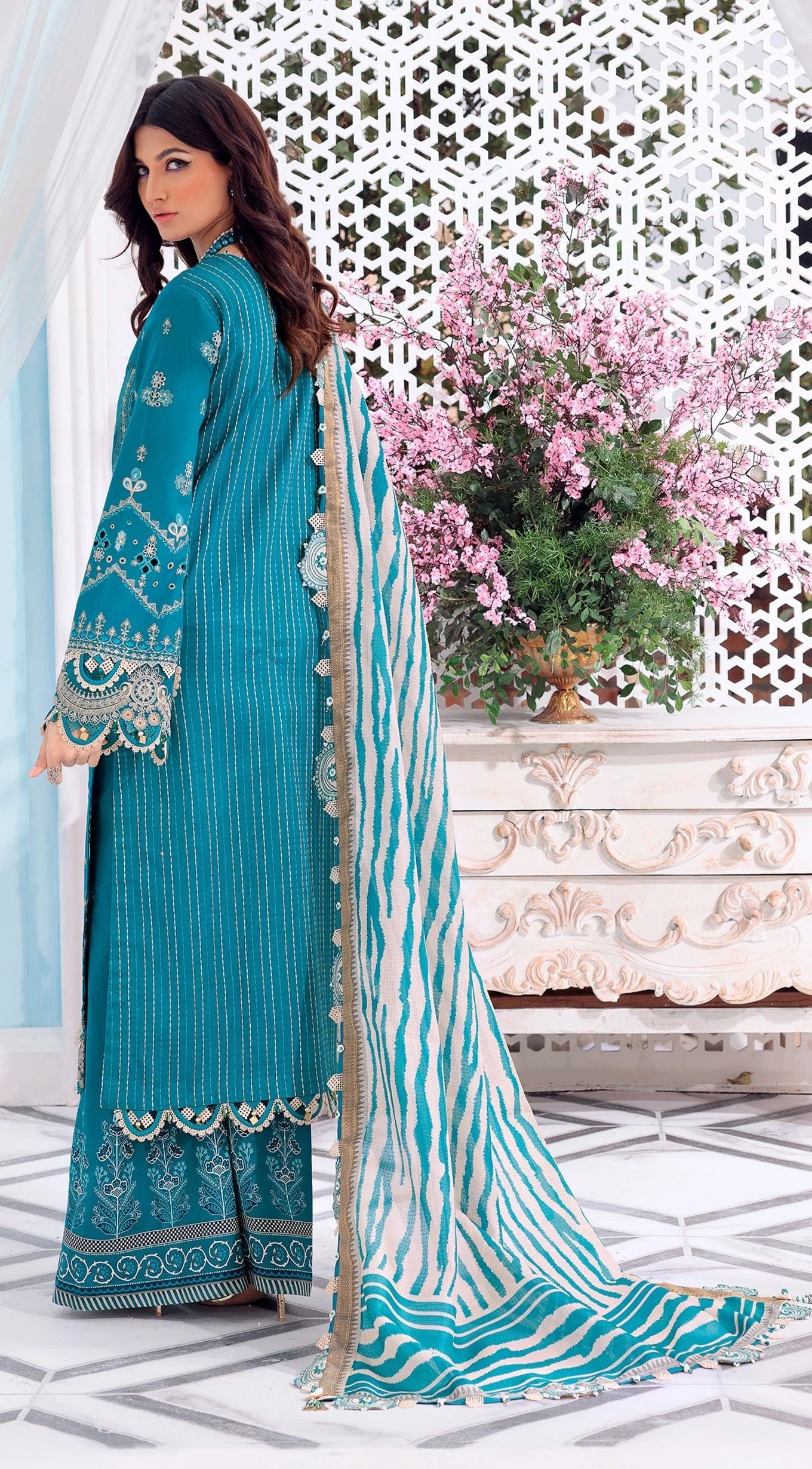 Anaya By Kiran Chaudhry Afsana Luxury Festive Lawn | Darakhshan