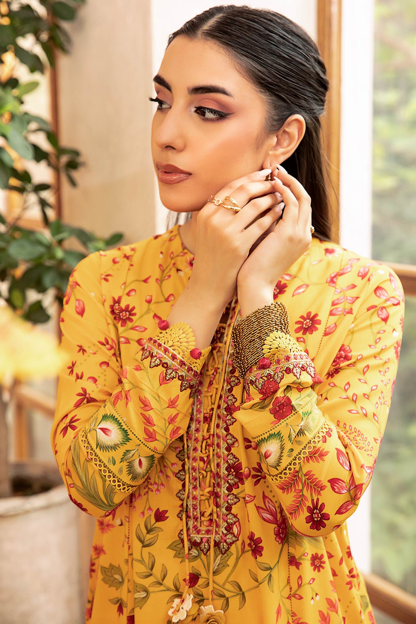 Maria B Mbasic 3 Pc Unstitched Embroidered Slub Lawn Suit | MB-CUS25-912A