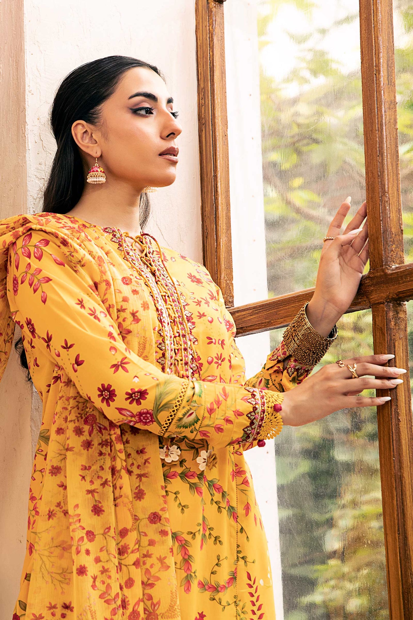 Maria B Mbasic 3 Pc Unstitched Embroidered Slub Lawn Suit | MB-CUS25-912A