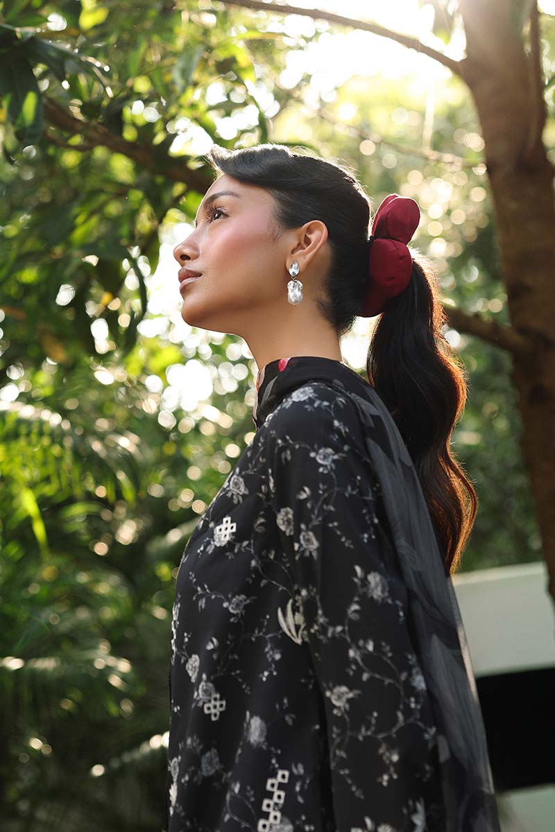 Qalamkar Qprints 3PCS Unstitched Lawn Collection 2026 | AX # 08 (B) EAVAN