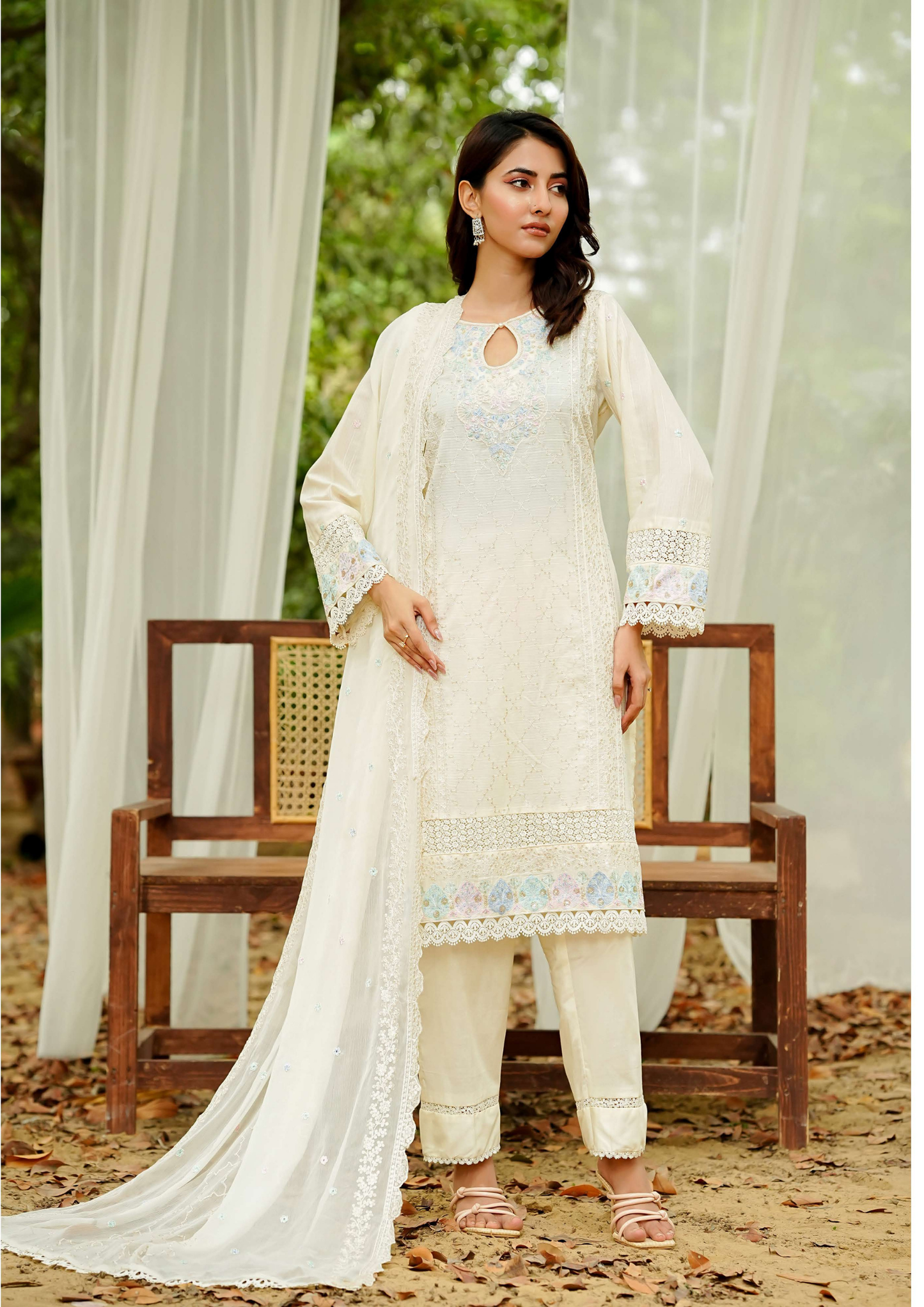Agha Noor Cotton Ready To Wear Collection Ronak 2025 | Off White