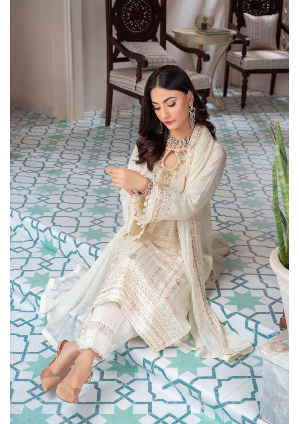 Agha Noor Shehnai Chiffon Ready to Wear Handwork Collection 25 | White - Mirha Fashion