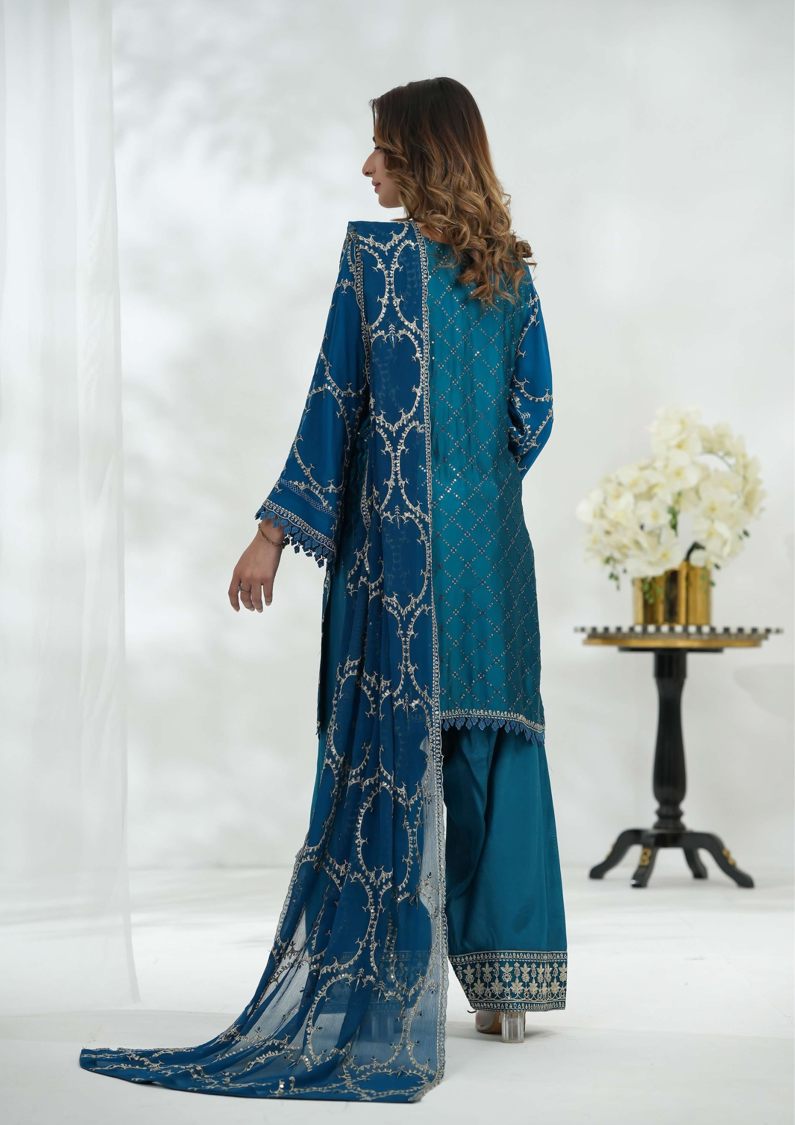Shaanse Silk Embroidered 3PCS Ready-to-Wear Farshi Shalwar | Zinc