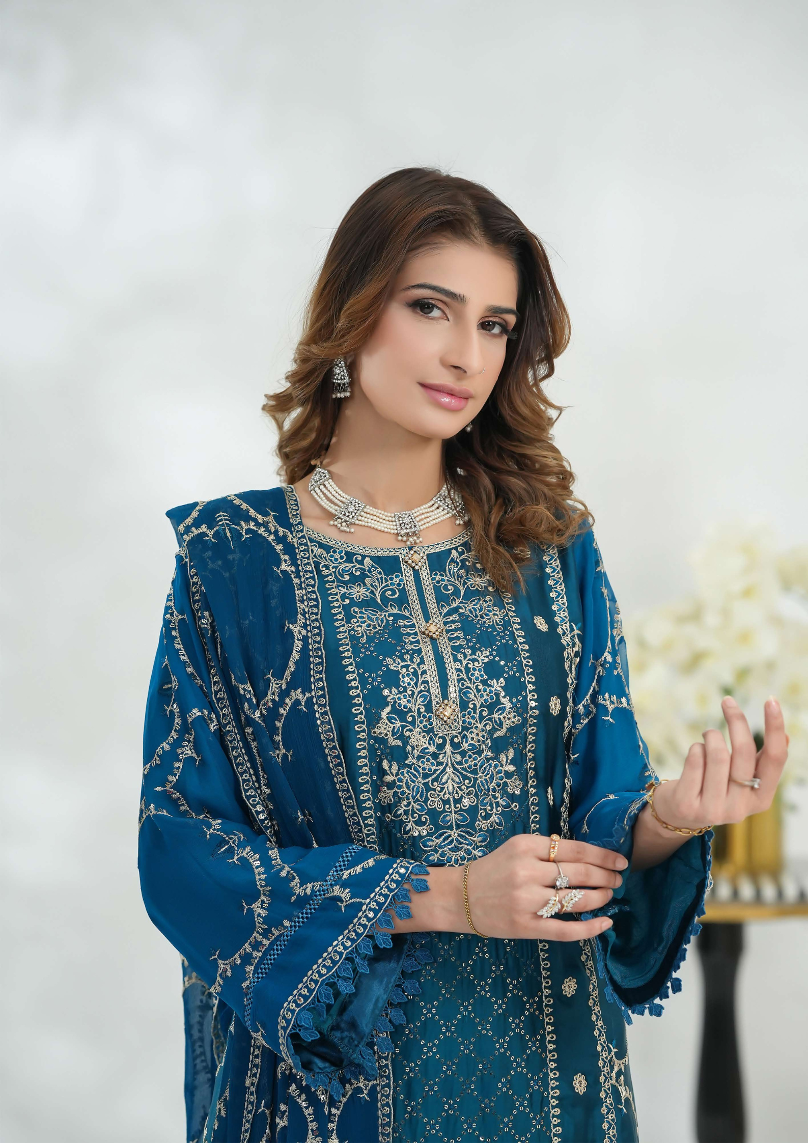 Shaanse Silk Embroidered 3PCS Ready-to-Wear Farshi Shalwar | Zinc