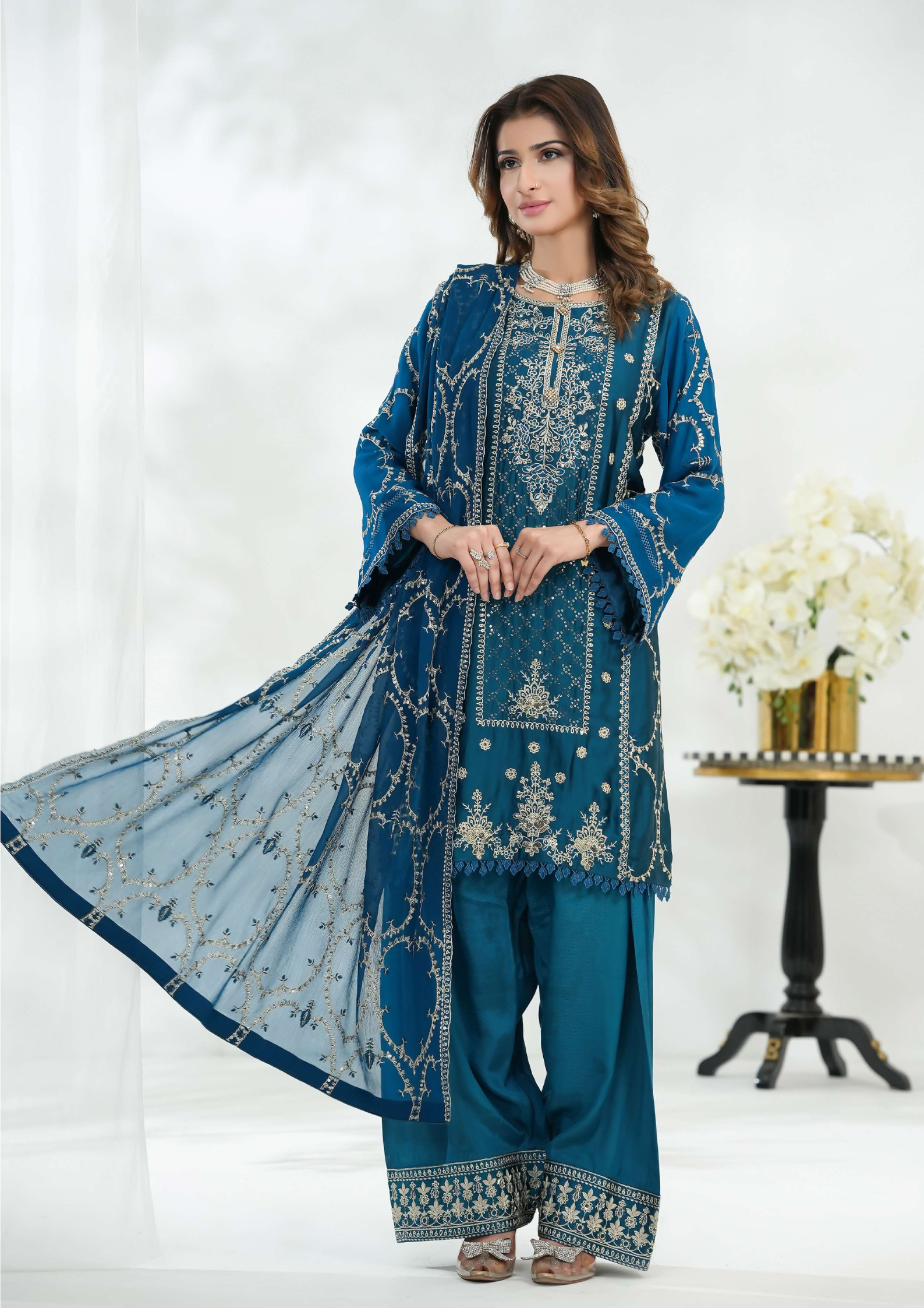 Shaanse Silk Embroidered 3PCS Ready-to-Wear Farshi Shalwar | Zinc