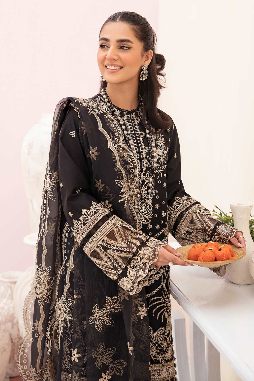 Afrozeh Festive Unstitched Chikankari Lawn 3Pc Suit AL-23-V3-07 Noir