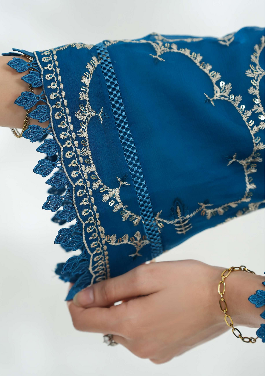 Shaanse Silk Embroidered 3PCS Ready-to-Wear Farshi Shalwar | Zinc