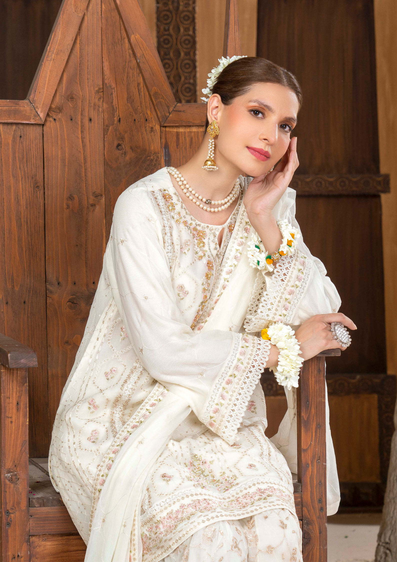 Agha Noor Chiffon Gharara Roshni Ready to Wear Collection 2025 D09 | White