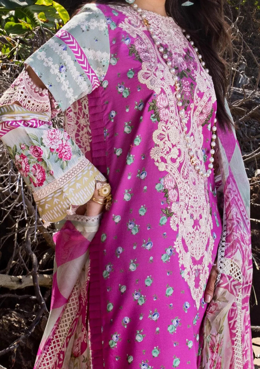 Elaf Signature Embroidered Lawn Collection  2024 | ESL 04B