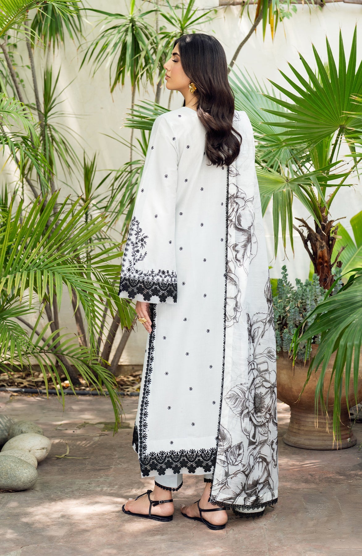Zarif Textured Lawn 2025 - Nura |05 REEHA