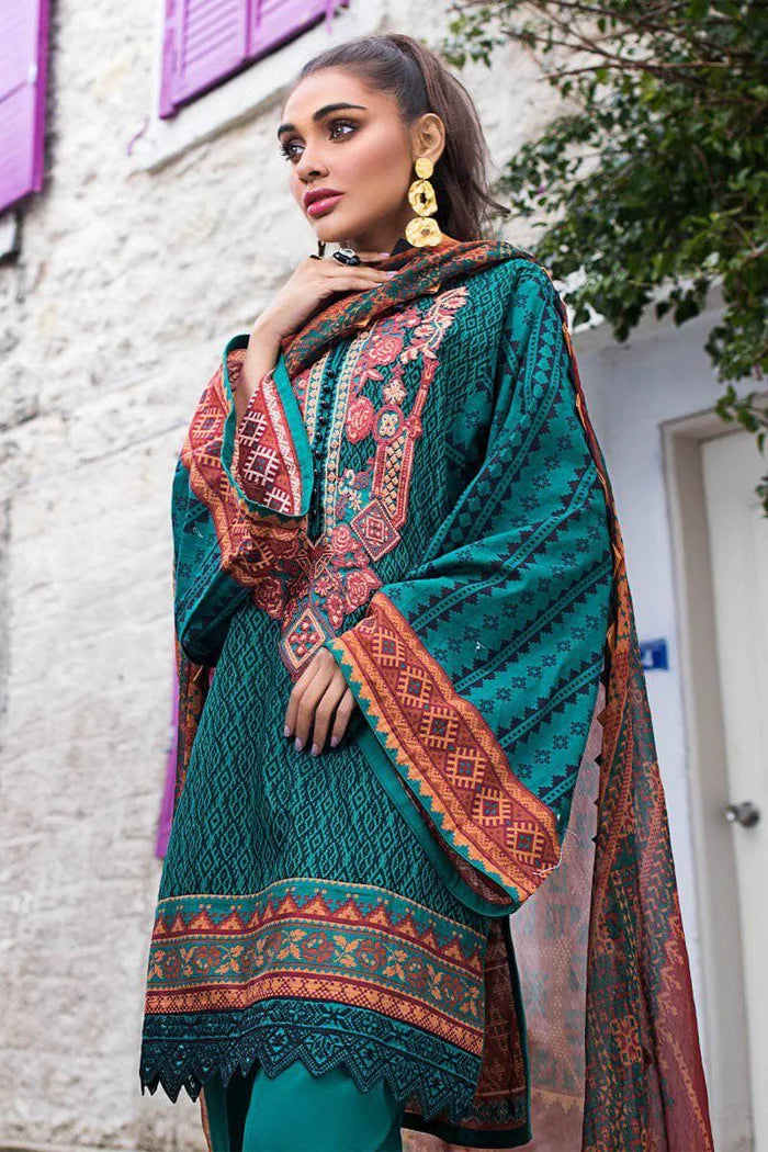 Tahra Lawn By Zainab Chottani Lawn Collection 2022 | Emerald Elegance | 5B