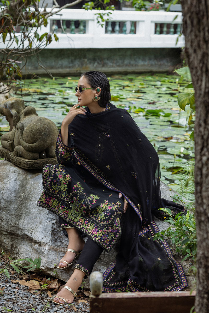 Mushq Nuvera Luxury Silk Edit – Onyxa