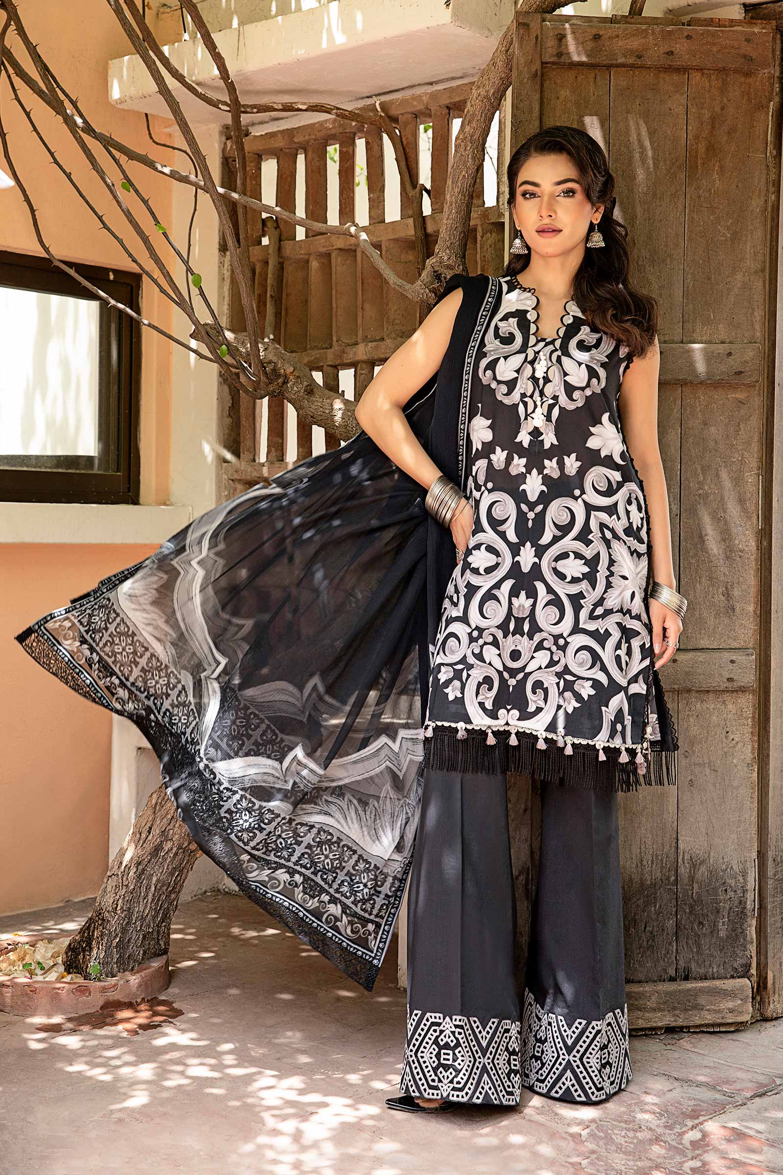 Maria B Mbasic 3 Pc Unstitched Embroidered Lawn Suit | MB-4B