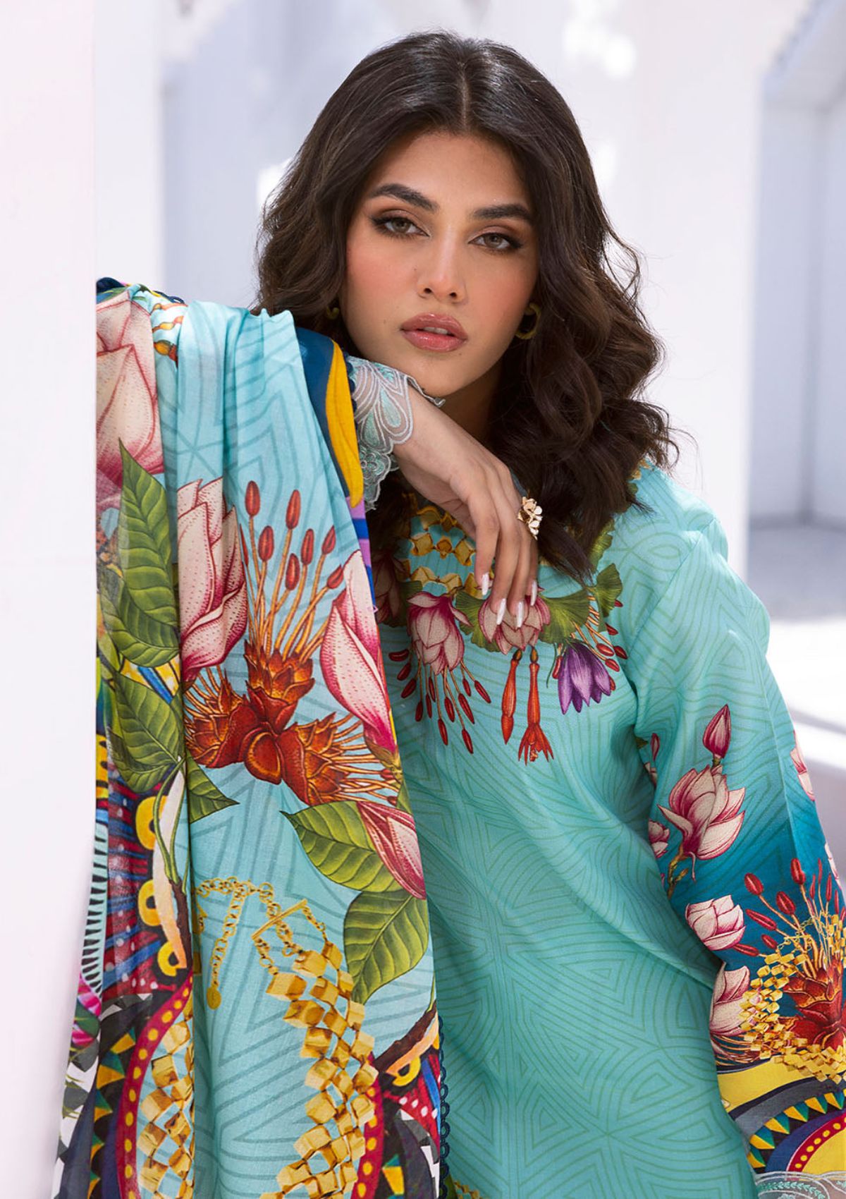 Roheenaz Lawn Collection 2024 | Parrot Paradize
