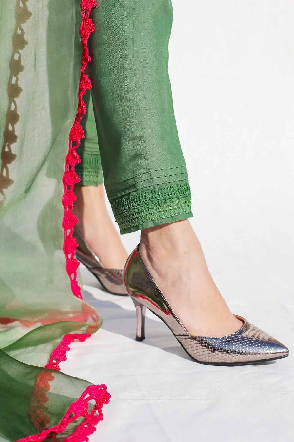 Sara Ahmad Rawaiyat Handwork Collection 2026 | RWF-110