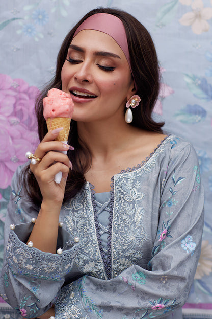 Gulaal New Siffra Luxury Lawn'25 | Carla