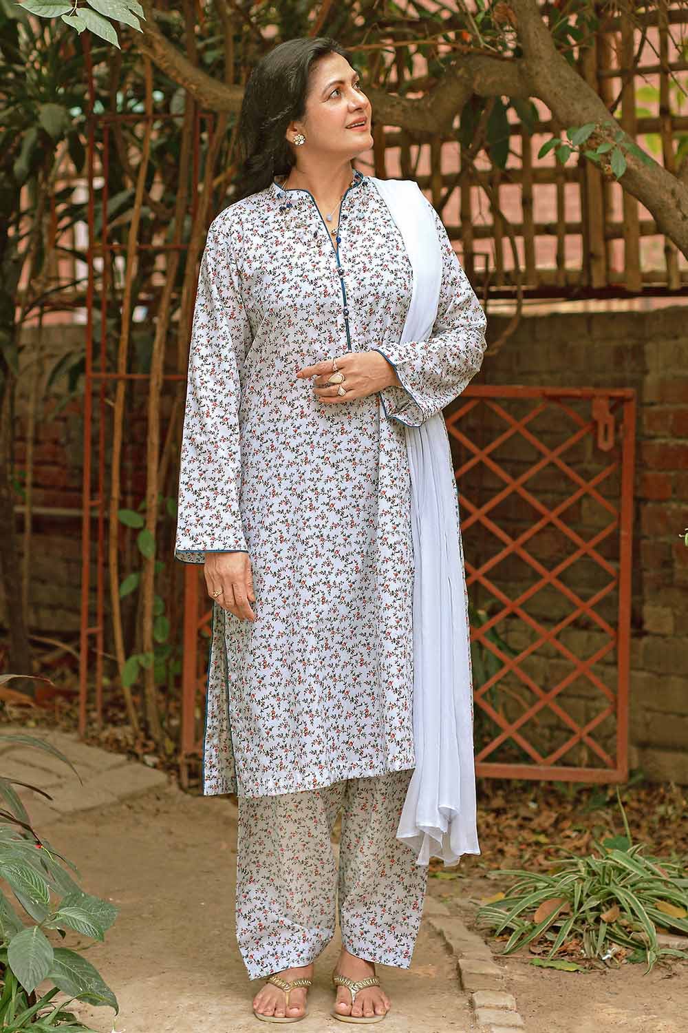 Gul Ahmed Digital Printed Lawn Shirt 2023 | SL-32029