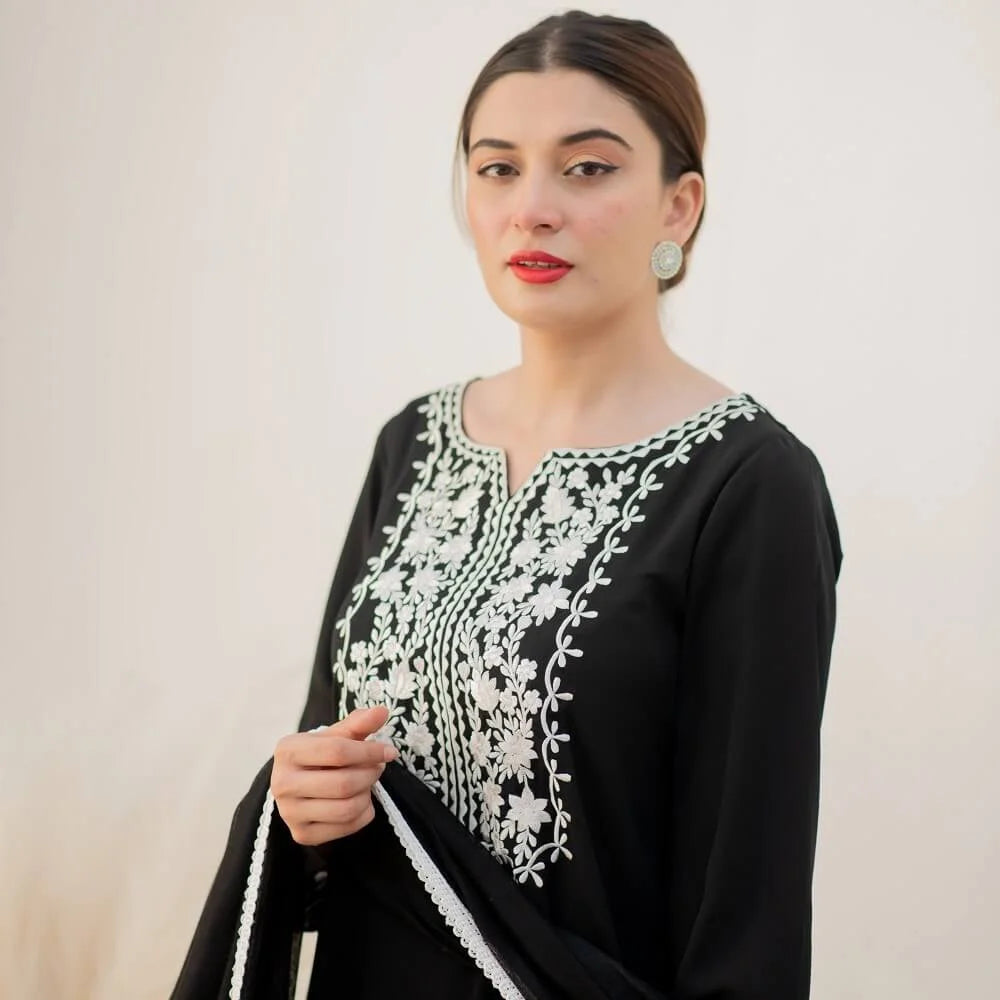 Sara Ahmad AYLA Handwork Collection 2026 | IZZA
