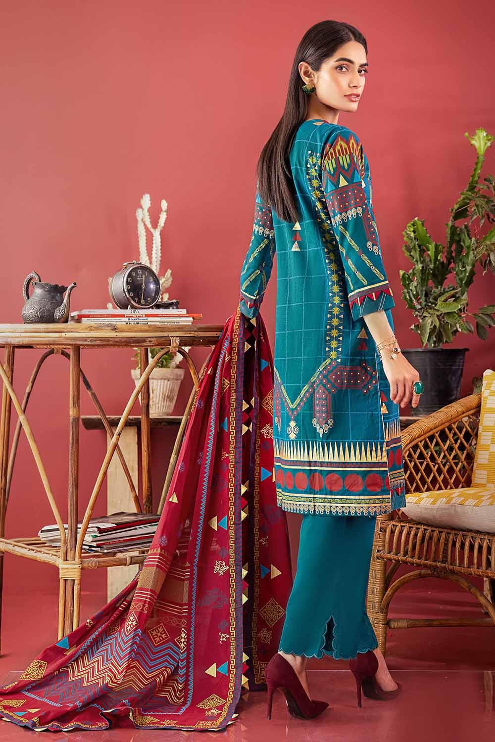 3PC Glitter and Lacquer Printed Denting Lawn Suit DN-22015 - Mirha Fashion