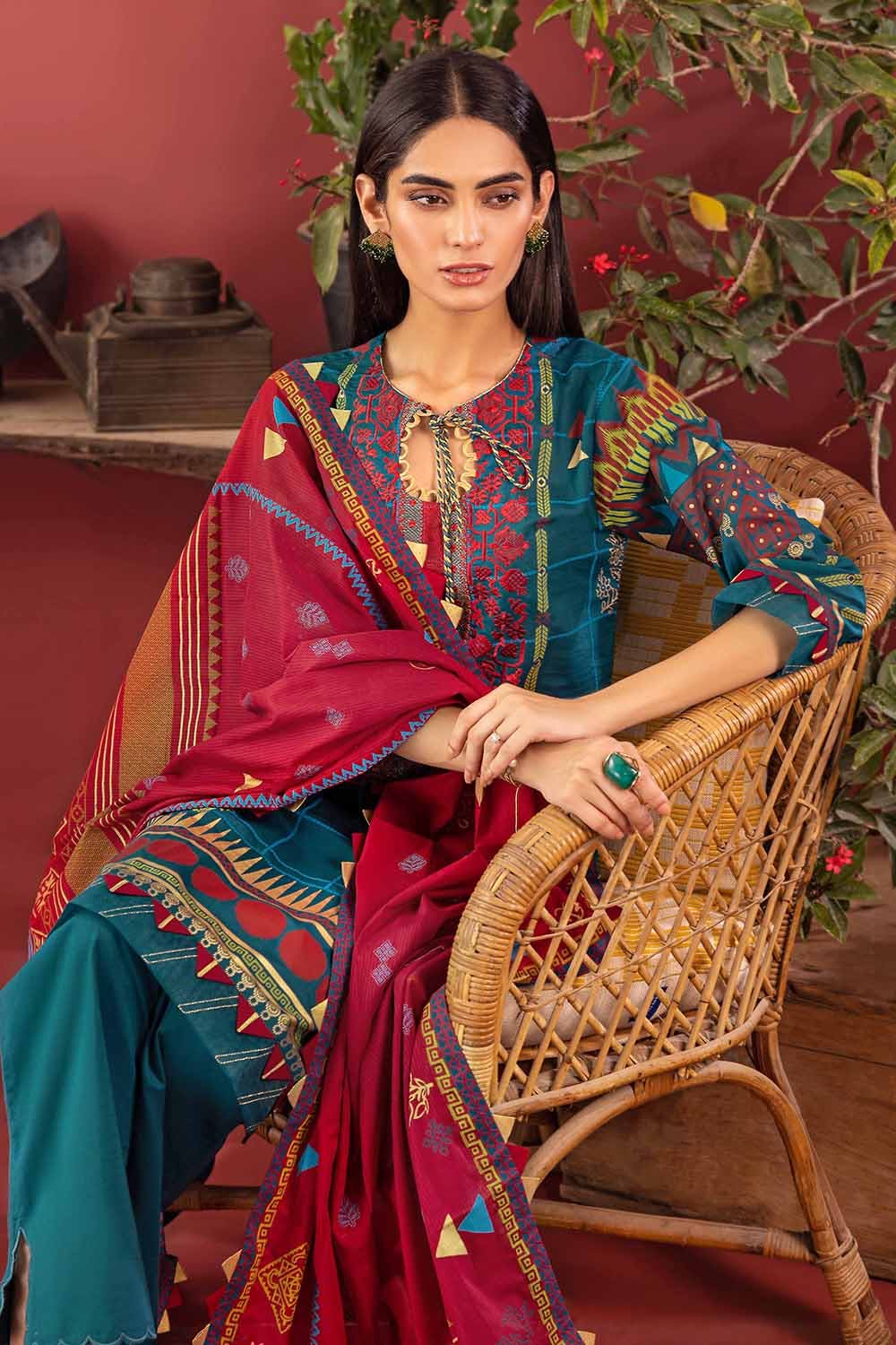3PC Glitter and Lacquer Printed Denting Lawn Suit DN-22015 - Mirha Fashion