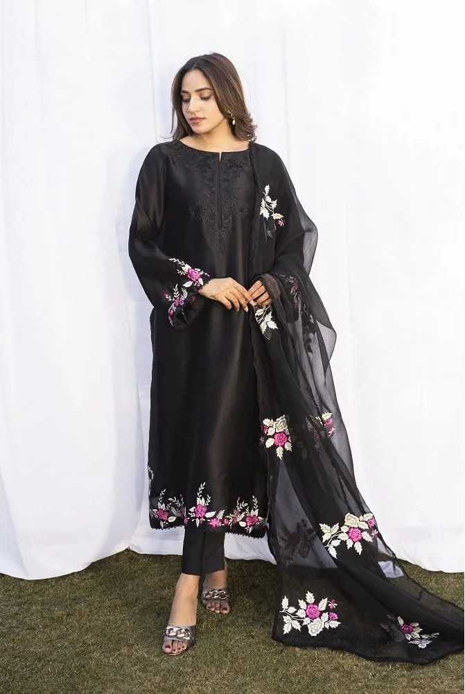 Sara Ahmad Riya Handwork Collection 2026 | MINSA
