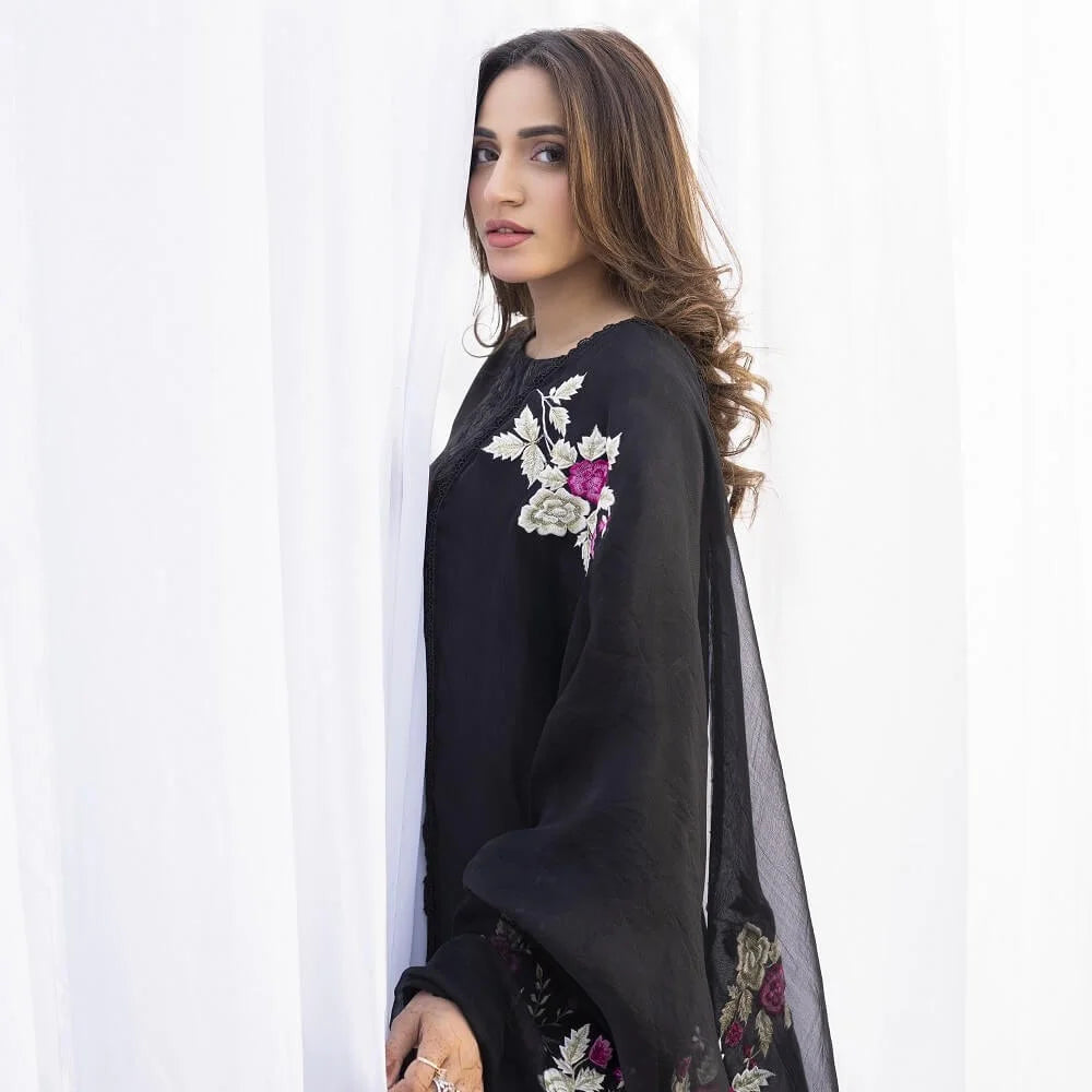 Sara Ahmad Riya Handwork Collection 2026 | MINSA