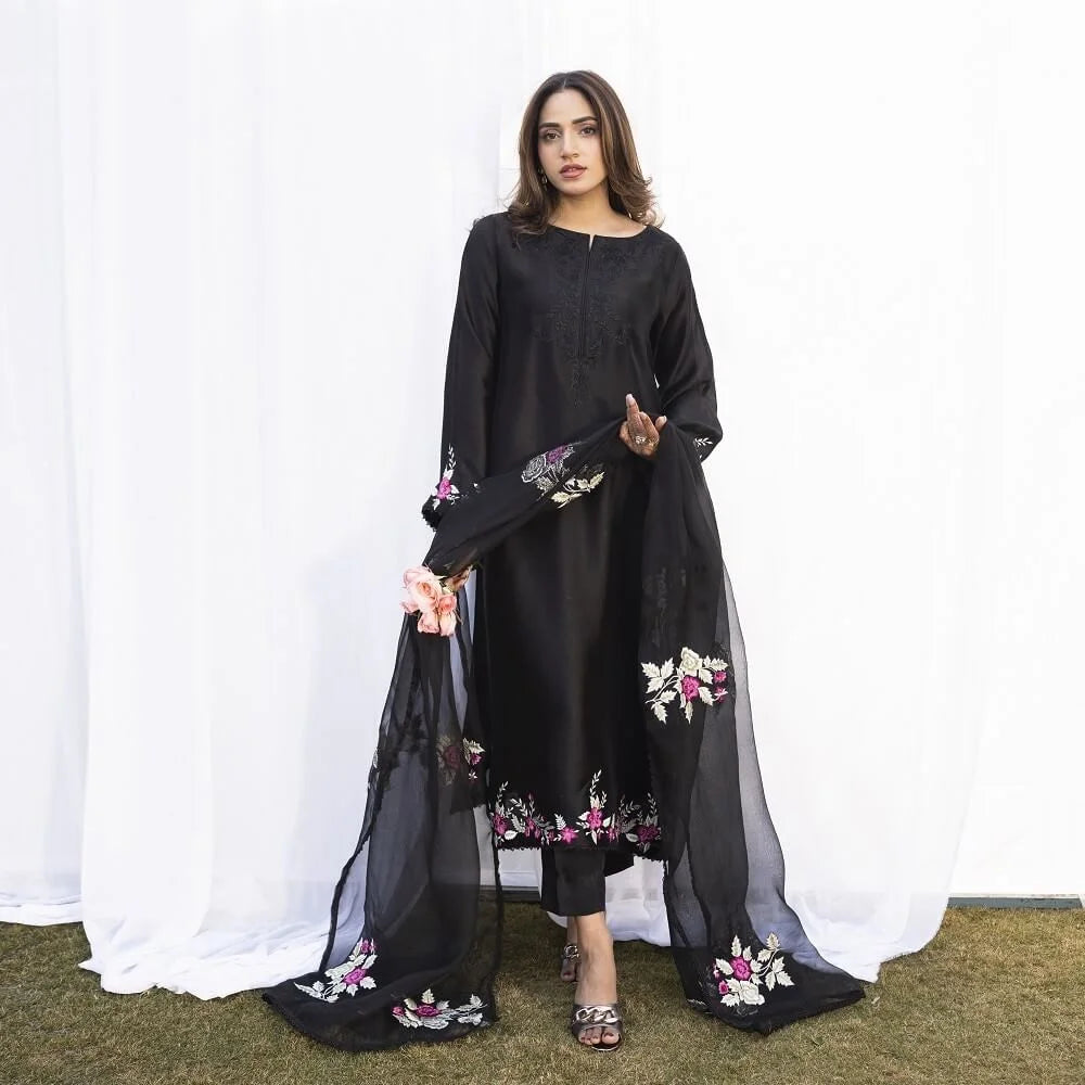 Sara Ahmad Riya Handwork Collection 2026 | MINSA