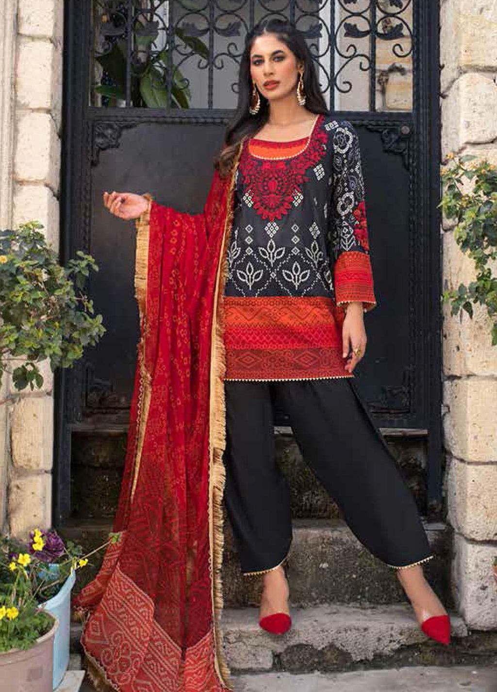 Tahra By Zainab Chottani Lawn Collection 2022 | Traditional Black | 9B - Mirha Fashion