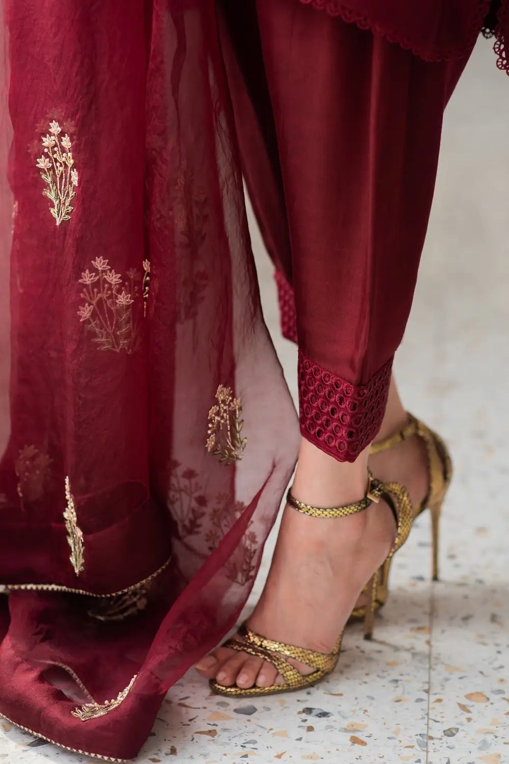 Sara Ahmad Tarz Handwork Collection 2026 | Minsa